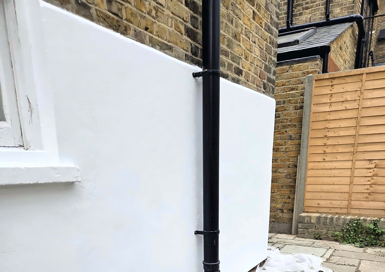 Exterior render in brilliant white
